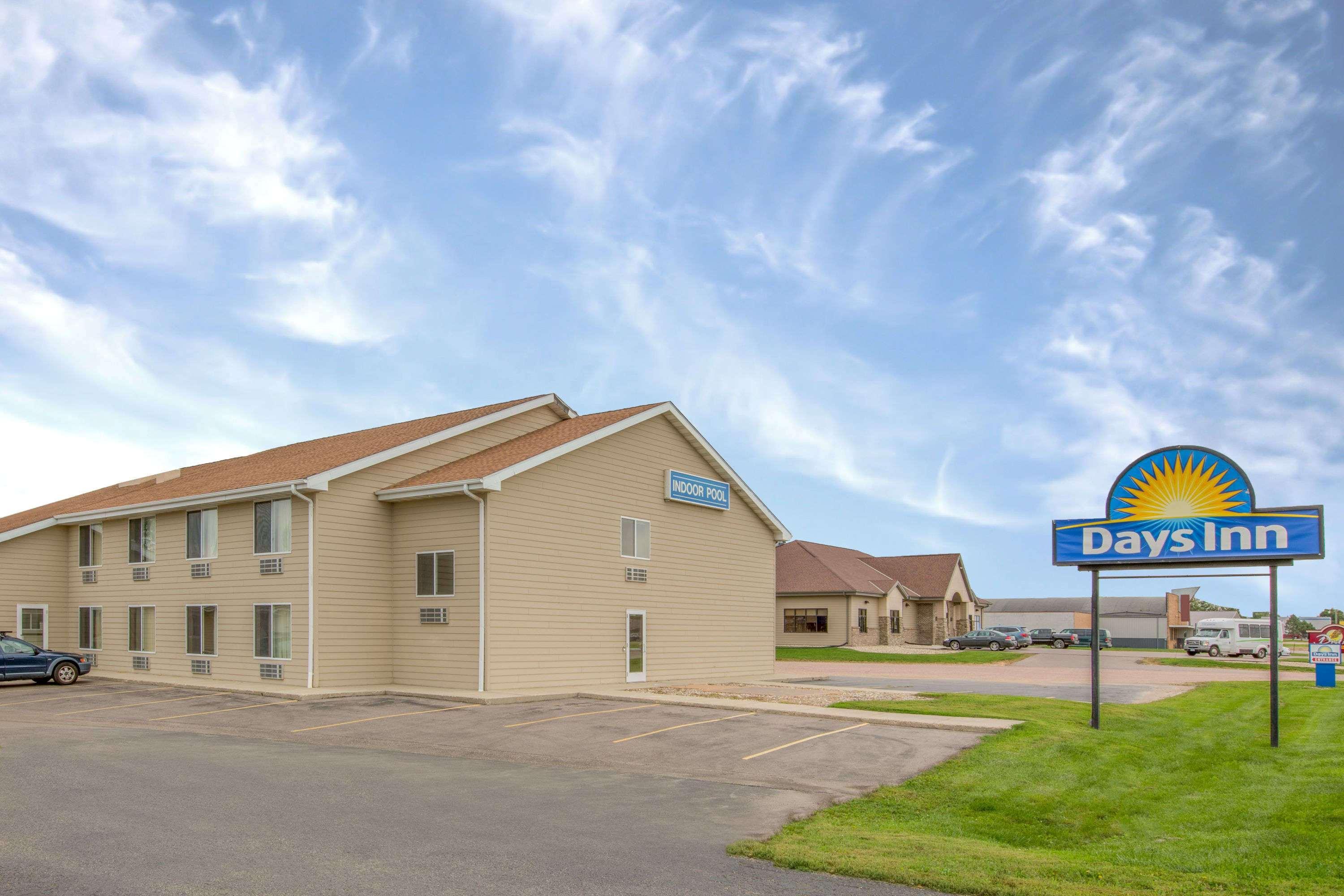 Days Inn By Wyndham Worthington Exterior photo